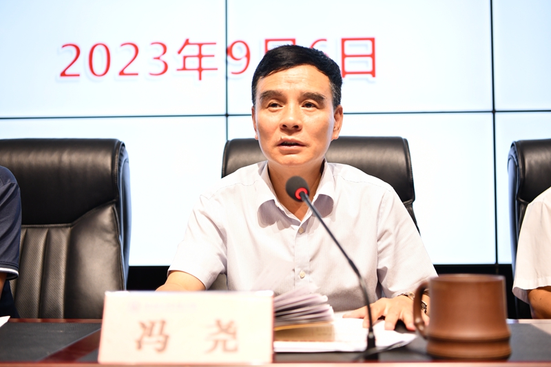 冯尧.jpg