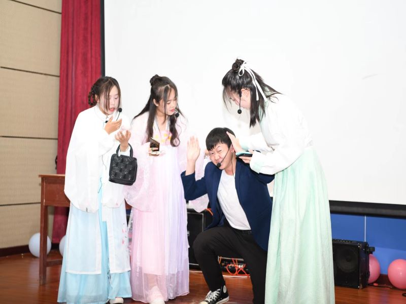《鱼塘大爆炸》.jpg